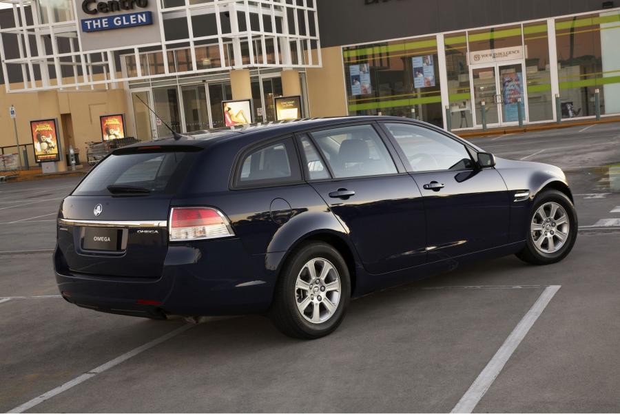  Holden Commodore VE Omega Sportwagon 2008 года  (фото 13 из 18)